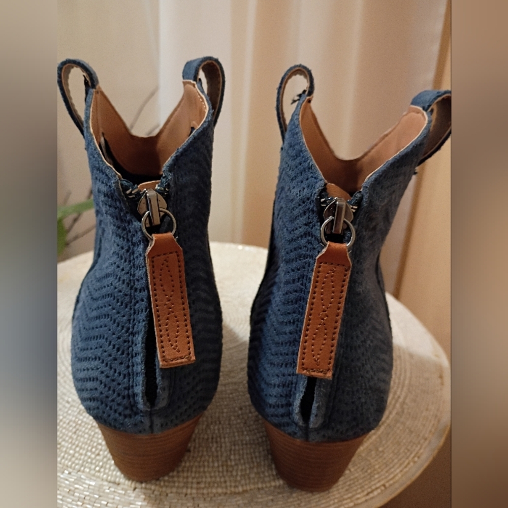 NWT.Dingo Blue Leather Ankle Bootssize 10M - Picture 4 of 6